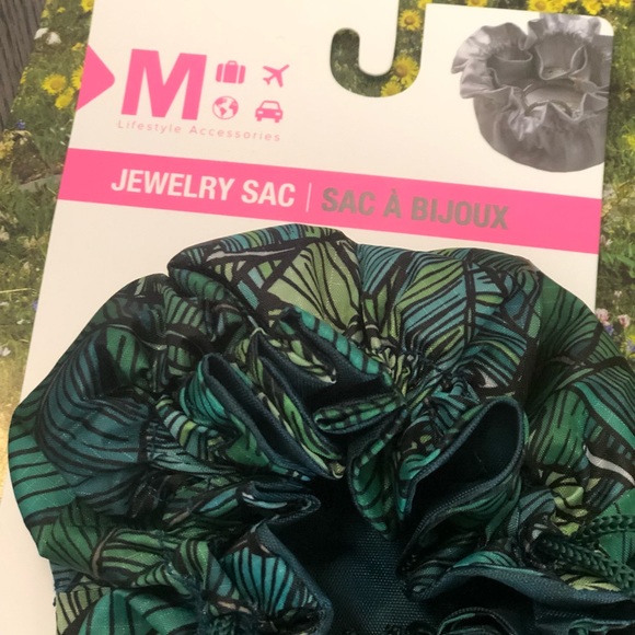 Jewelry Sac - Picture 5 of 7